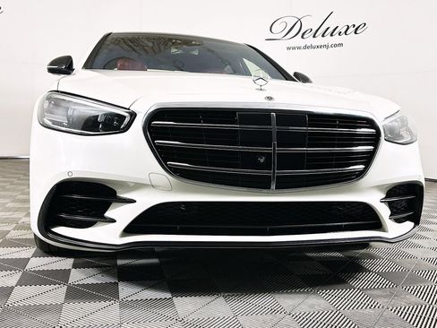 Used 2022 Mercedes-Benz S 580 4MATIC Sedan w/ AMG Line Package image 29