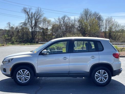Used 2014 Volkswagen Tiguan S image 4