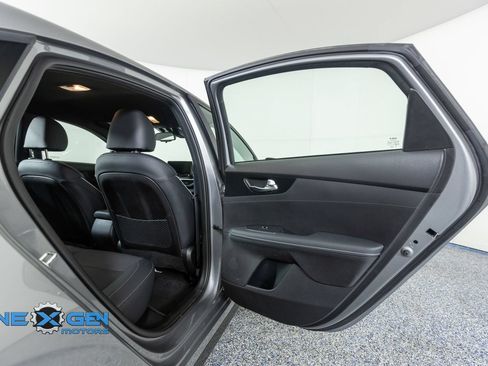 Used 2023 Kia Forte GT-Line w/ GT-Line Technology Package FWD image 33