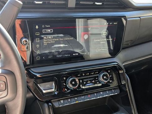 Used 2025 GMC Sierra 2500 AT4X image 18