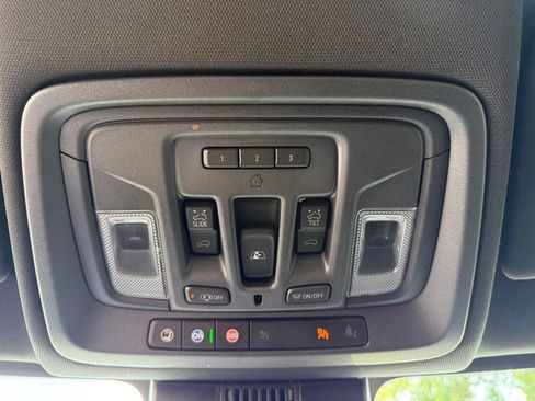 Used 2025 GMC Sierra 1500 AT4 w/ AT4 Premium Package AWD/4WD image 21