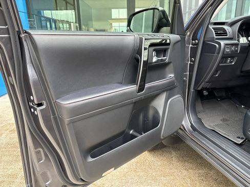 Used 2023 Toyota 4Runner TRD Off-Road Premium w/ Moonroof Package AWD/4WD image 9