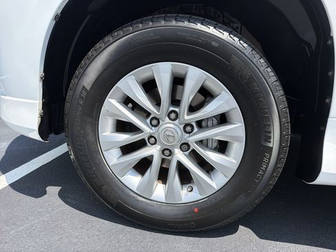 Used 2015 Lexus GX 460 w/ Premium Package AWD/4WD image 8