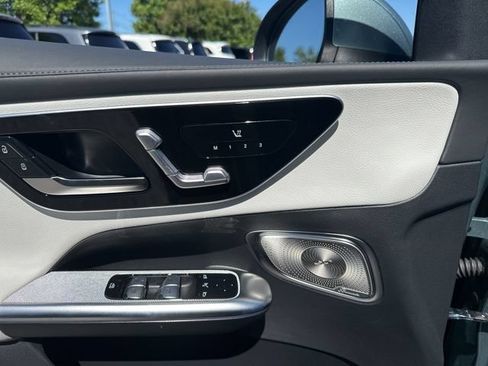 Used 2026 Mercedes-Benz GLC 300 4MATIC image 23