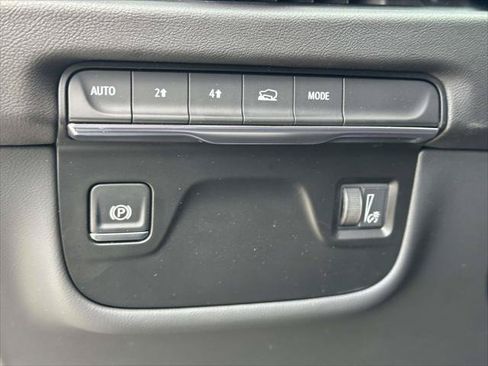 Used 2026 Cadillac Escalade ESV 4WD w/ LPO, Floor Liner Package image 20