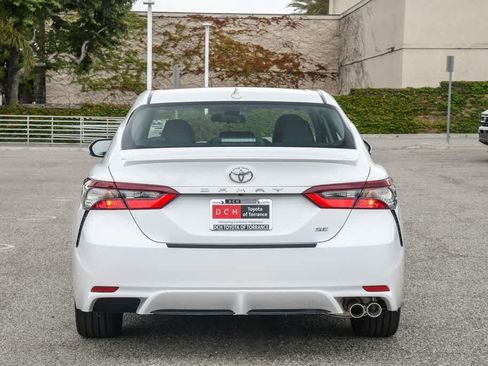 Used 2023 Toyota Camry SE FWD image 8
