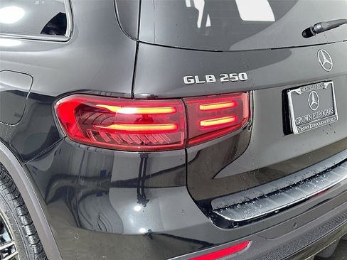 Used 2026 Mercedes-Benz GLB 250 4MATIC image 50