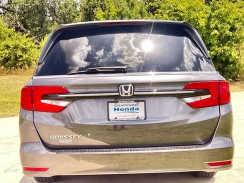 Used 2024 Honda Odyssey EX image 6