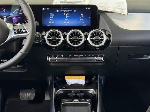 New 2025 Mercedes-Benz GLA 250 image 8