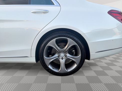 Used 2015 Mercedes-Benz S 550 Sedan w/ Premium 1 Package image 29