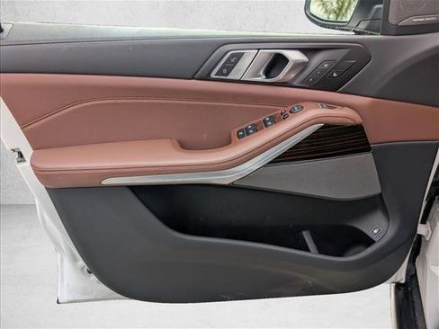 Used 2026 BMW X5 xDrive50e w/ Climate Comfort Package image 11