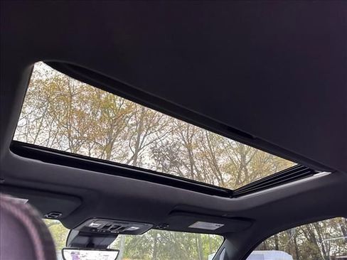 Used 2025 Chevrolet Silverado 1500 High Country w/ Technology Package image 13