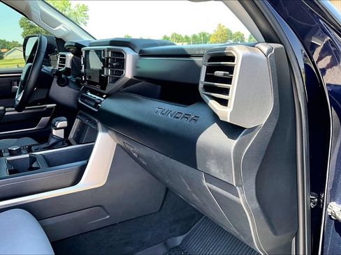Used 2023 Toyota Tundra SR5 w/ SR5 Convenience Package AWD/4WD image 14