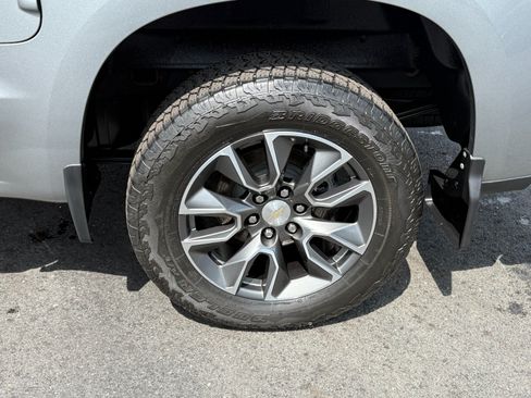 Used 2023 Chevrolet Silverado 1500 LT AWD/4WD image 10