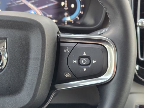 Used 2025 Volvo XC40 B5 Plus w/ Protection Package Premier image 33