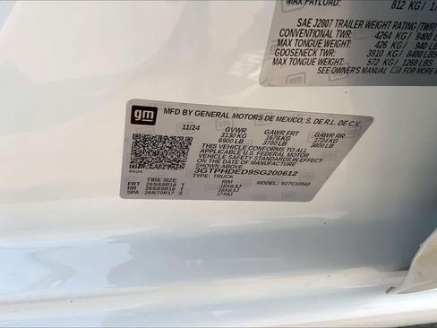 Used 2025 GMC Sierra 1500 SLT RWD image 36