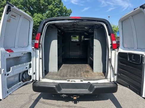 Used 2021 Chevrolet Express 2500 w/ Driver Convenience Package RWD image 17
