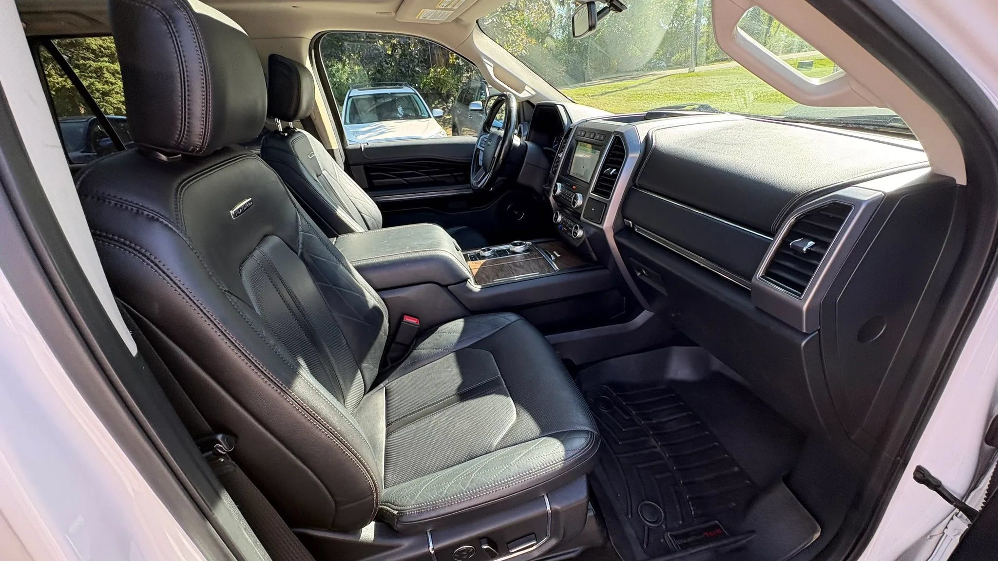 Used 2018 Ford Expedition Platinum AWD/4WD image 32