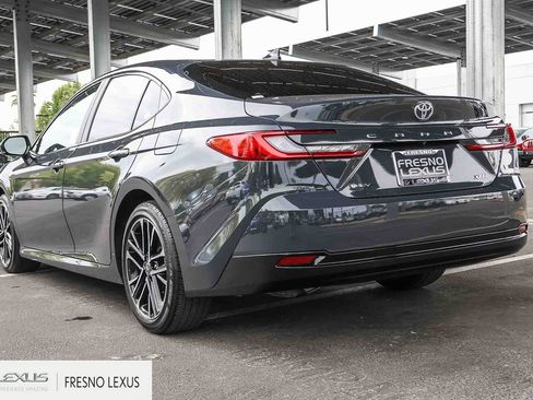 Used 2025 Toyota Camry XLE FWD image 4