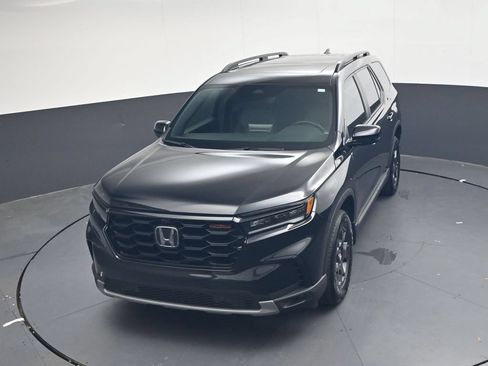 Certified 2023 Honda Pilot TrailSport image 23