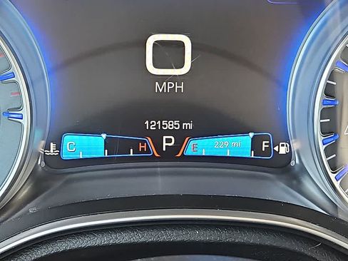 Used 2016 Chrysler 300 C RWD image 20
