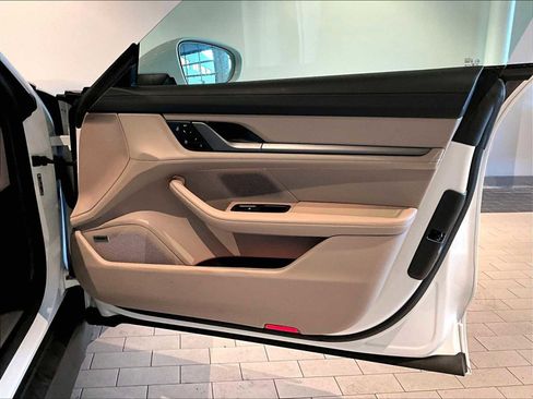 Used 2025 Porsche Taycan image 27