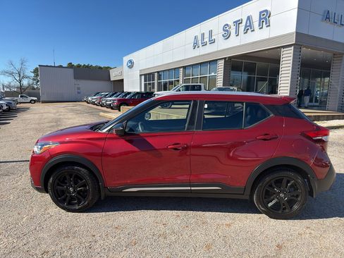 Used 2019 Nissan Kicks SR w/ SR Premium Package image 8