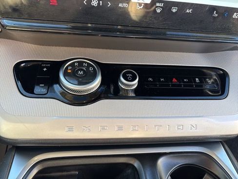 Used 2025 Ford Expedition Active image 27