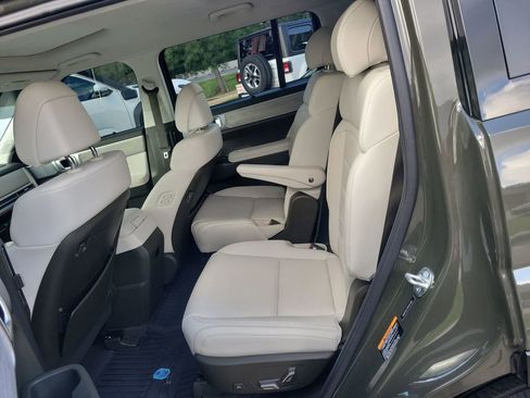 Used 2025 Hyundai Santa Fe Calligraphy FWD image 30