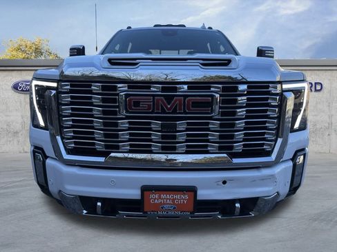 Used 2024 GMC Sierra 3500 Denali w/ Denali Reserve Package image 7