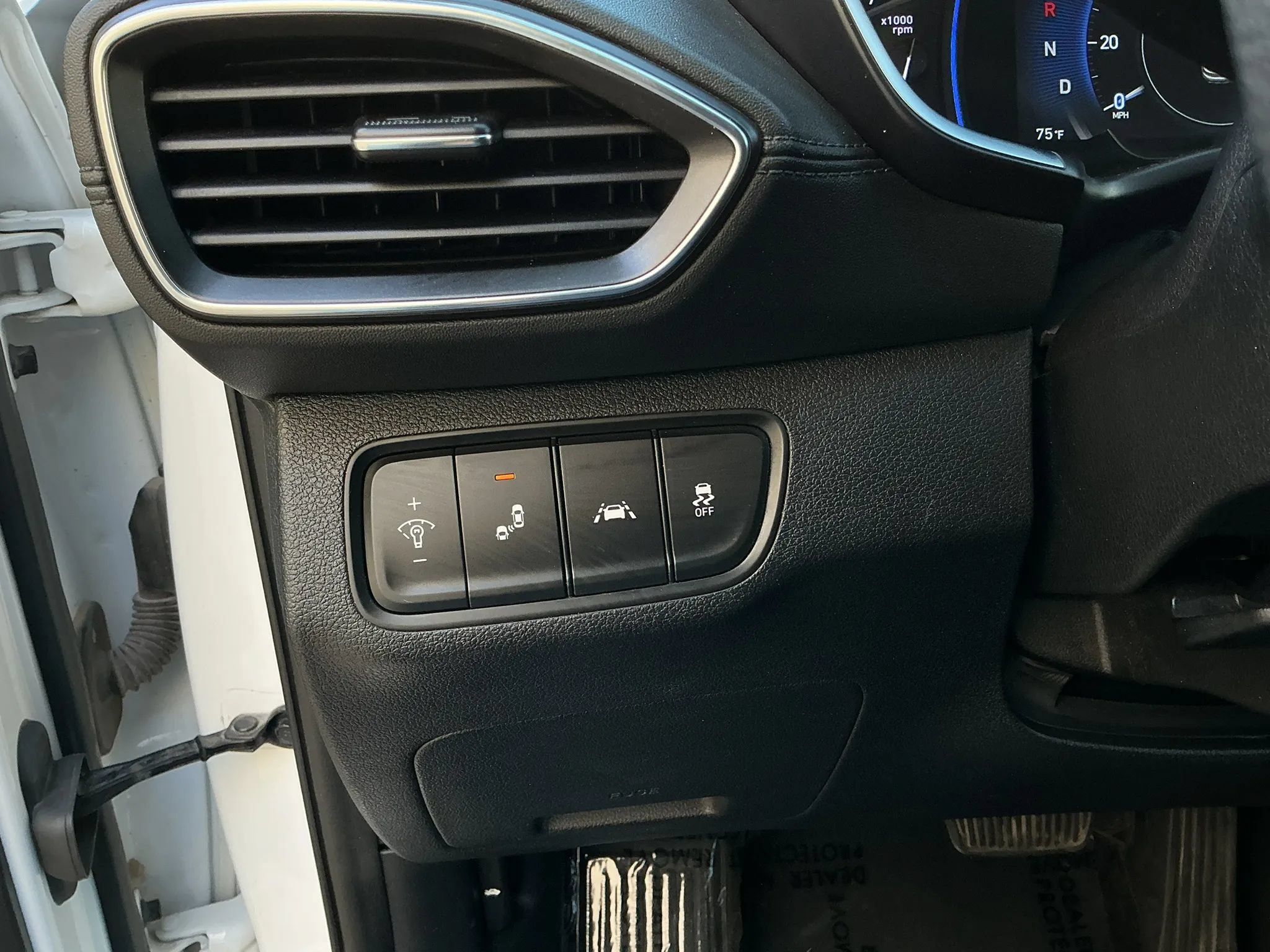 Used 2019 Hyundai Santa Fe SEL FWD image 27