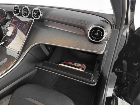 Used 2024 Mercedes-Benz GLC 43 AMG 4MATIC image 30