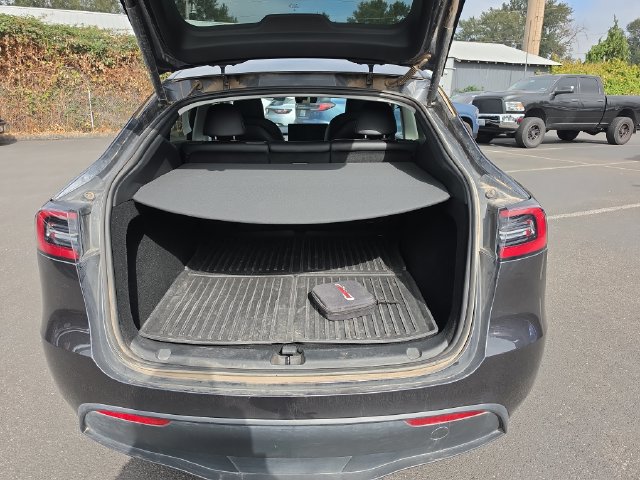 Used 2024 Tesla Model Y Long Range AWD/4WD image 6