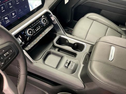 New 2026 GMC Sierra 2500 Denali w/ Denali Reserve Package AWD/4WD image 8