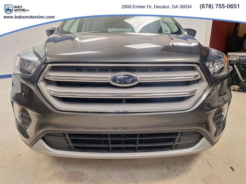 Used 2018 Ford Escape SE image 2