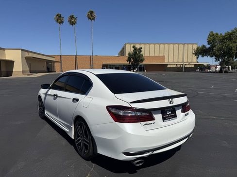 Used 2017 Honda Accord Sport Special Edition image 5