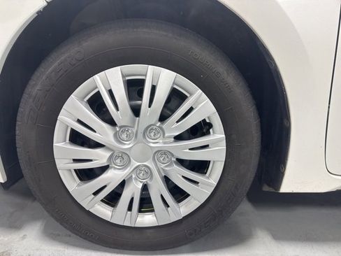 Used 2014 Toyota Corolla LE image 10