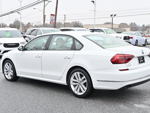 Used 2019 Volkswagen Passat 2.0T Wolfsburg w/ Wheels & Sunroof Package image 8