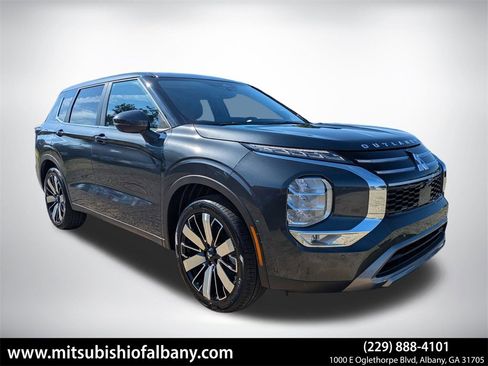 New 2025 Mitsubishi Outlander SE image 1