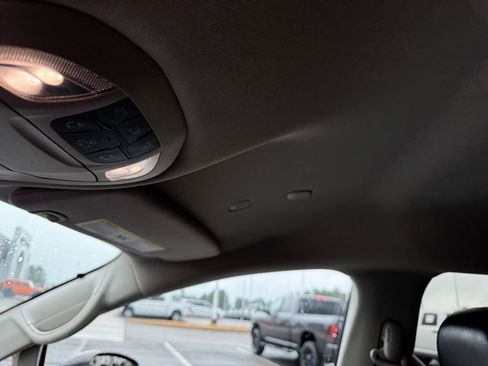 Used 2022 Chrysler Pacifica Touring-L image 20