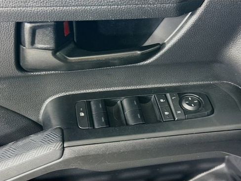 Certified 2025 Toyota Tacoma SR AWD/4WD image 17