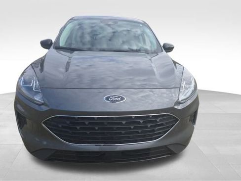 Used 2022 Ford Escape SE w/ SE Sport Appearance Package image 2