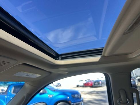 Used 2012 Chevrolet Avalanche LTZ image 20