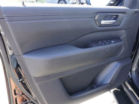 New 2025 Nissan Armada SV image 15