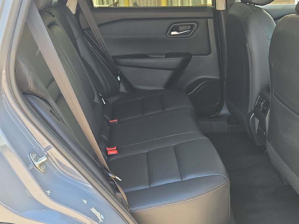 Used 2025 Nissan Rogue SL w/ SL Premium Package FWD image 25