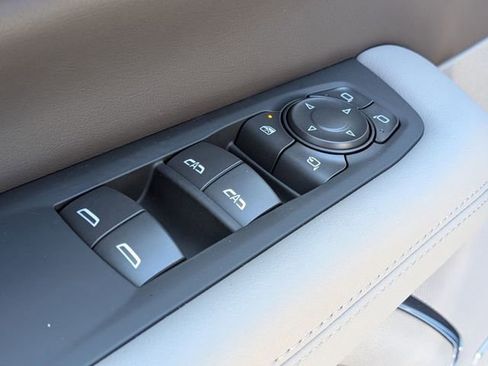 New 2026 GMC Yukon Elevation image 13