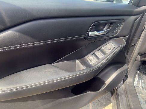 Used 2025 Nissan Rogue SL w/ Tech Package AWD/4WD image 5