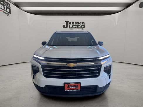 Used 2024 Chevrolet Traverse LT AWD/4WD image 4