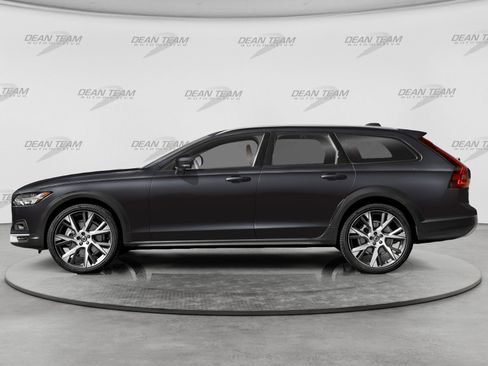 Used 2023 Volvo V90 B6 Cross Country Plus AWD/4WD image 3