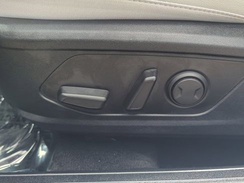 Used 2021 Hyundai Elantra Limited FWD image 13